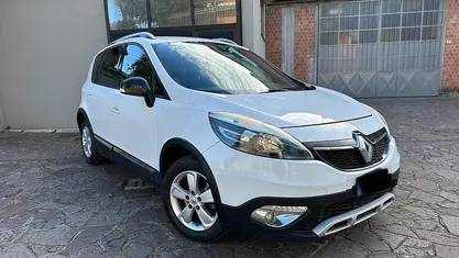 Usata Renault Scénic III XMOD 110 CV (80 kW) 2015 Bianco Monovolume