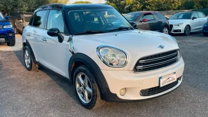 Usata Mini One D Countryman Business 90 CV (66 kW) 2016 Bianco SUV