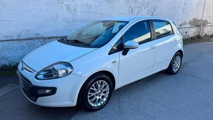 Usata Fiat Punto Evo Dynamic 69 CV (50 kW) 2011 Bianco Utilitaria