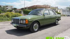Usata 1982 Mercedes 240 Tre volumi | 14.900 €
