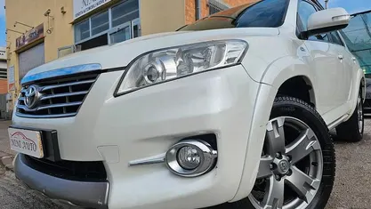 Usata Toyota RAV4 Executive 150 CV (110 kW) 2011 SUV