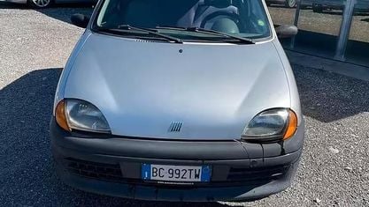 Usata Fiat Seicento Young 39 CV (28 kW) 1999 Grigio Utilitaria
