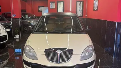 Usata Lancia Ypsilon 75 CV (55 kW) 2007 Beige Utilitaria