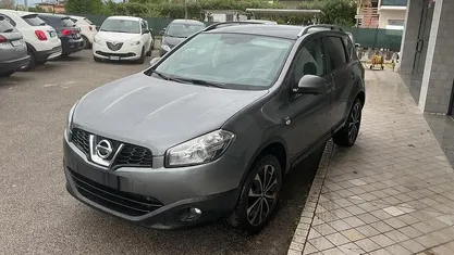 Usata Nissan Qashqai 131 CV (96 kW) 2013 Grigio SUV