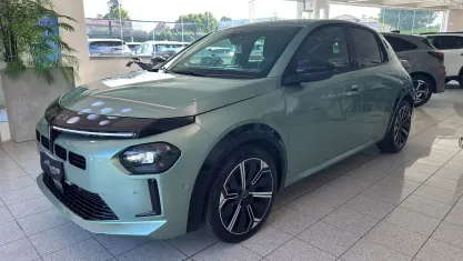Usata Lancia Ypsilon 101 CV (74 kW) 2025 Verde oxide Utilitaria