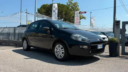 Usata Fiat Punto Lounge 77 CV (56 kW) 2015 Nero Utilitaria