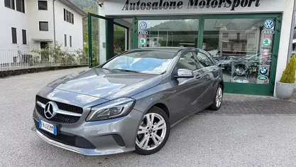 Usata Mercedes A200 Executive 136 CV (100 kW) 2018 Gray Berlina