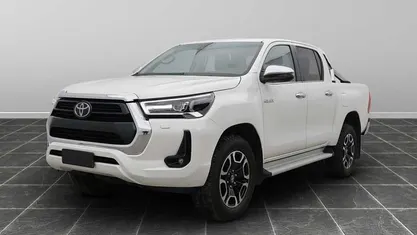 Usata Toyota HiLux Executive 150 CV (110 kW) 2021 Bianco Pick-up