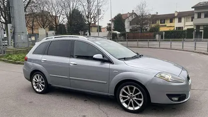 Usata Fiat Croma Emotion 150 CV (110 kW) 2010 Argento Station wagon