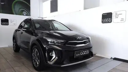 Usata Kia Stonic GT 120 CV (88 kW) 2023 Nero SUV
