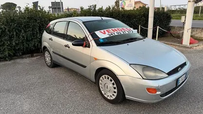 Usata Ford Focus Ghia 89 CV (65 kW) 2000 Berlina
