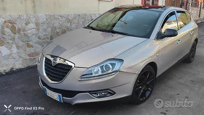 Usata Lancia Delta Gold 105 CV (77 kW) 2012 Marrone Utilitaria