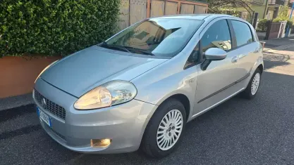 Usata Fiat Grande Punto Dynamic 77 CV (56 kW) 2009 Grigio Utilitaria