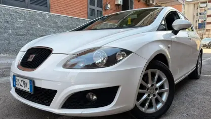 Usata Seat Leon Style 105 CV (77 kW) 2011 Bianco Utilitaria