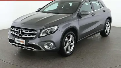 Grigio Usata 2017 Mercedes GLA180 SUV | 17.099 € (Ottimo prezzo)