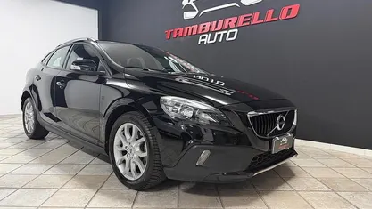 Nero Usata 2017 Volvo V40 CC Kinetic Station wagon | 10.990 € (Buon prezzo)