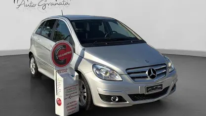 Usata Mercedes B180 Premium 109 CV (80 kW) 2011 Argento Monovolume