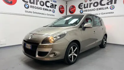 Usata Renault Scénic Luxe 110 CV (80 kW) 2010 Giallo Monovolume