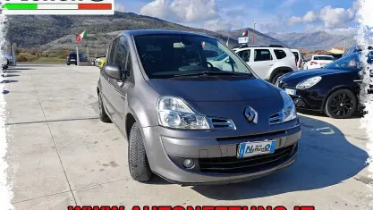 Usata Renault Modus Dynamique 75 CV (55 kW) 2010 Grigio Monovolume