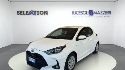 Usata Toyota Yaris Business Edition 92 CV (67 kW) 2020 Bianco Utilitaria