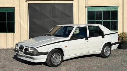 Usata Alfa Romeo 75 148 CV (108 kW) 1991 Bianco Berlina
