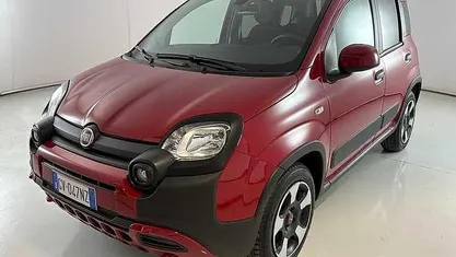 Rosso Usata 2024 Fiat Grande Panda Cross Due volumi | 13.900 € (Buon prezzo)
