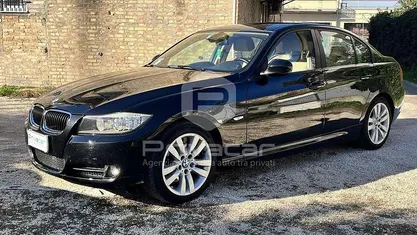 Nero Usata 2011 BMW 320 Efficient Dynamics Tre volumi | 8950 € (Buon prezzo)