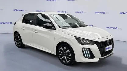 Usata 2024 Peugeot 208 Style Utilitaria | 13.940 € (Ottimo prezzo)