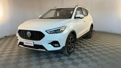 Usata MG ZS Luxury 106 CV (77 kW) 2024 Bianco SUV