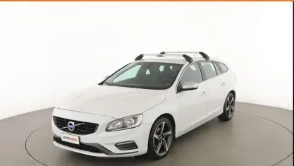 Usata Volvo V60 R-Design Momentum 150 CV (110 kW) 2015 Bianco Station wagon