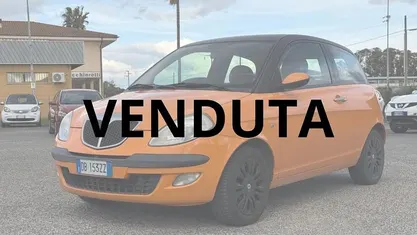 Usata Lancia Ypsilon 60 CV (44 kW) 2006 Arancione Utilitaria