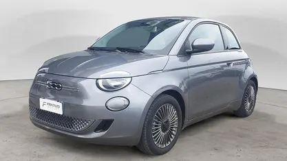 Usata Fiat 500e Icon 86 kW (118 CV) 2022 Grigio Berlina