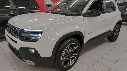 Usata 2025 Jeep Avenger Summit SUV | 27.900 € (Buon prezzo)