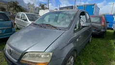 Grigio metallizzato Usata 2004 Fiat Idea Dynamic Monovolume | 1590 € (Ottimo prezzo)