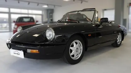 Usata Alfa Romeo Spider 106 CV (77 kW) 1992 Nero Cabrio