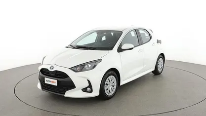 Usata Toyota Yaris Hybrid Active 116 CV (85 kW) 2022 Bianco