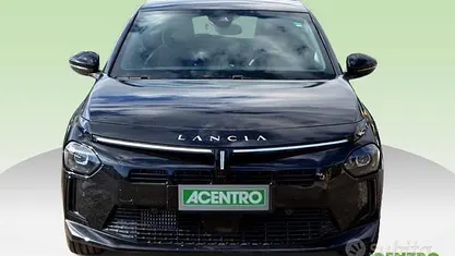 Usata Lancia Ypsilon 101 CV (74 kW) 2025 Nero Utilitaria