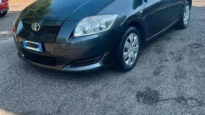 Usata Toyota Auris 97 CV (71 kW) 2008 Grigio Utilitaria