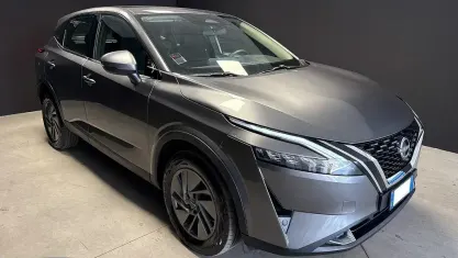 Usata Nissan Qashqai 158 CV (116 kW) 2024 Grigio metallizzato SUV