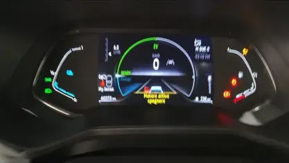Usata Renault Clio Techno 145 CV (106 kW) 2023 Blu scuro Utilitaria