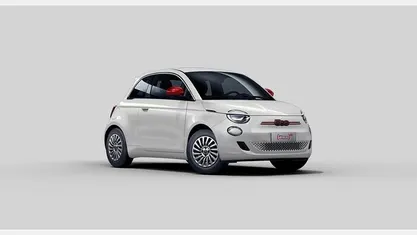Usata Fiat 500e Red 42 kW (58 CV) 2023 Ice white Berlina