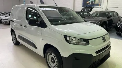 Bianco Usata 2024 Fiat Doblò Monovolume | 19.098 € (Buon prezzo)