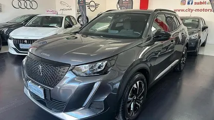 Usata Peugeot 2008 Allure 110 CV (80 kW) 2022 Grigio SUV