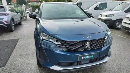 Blu Usata 2024 Peugeot 5008 Allure SUV | 27.900 € (Ottimo prezzo)