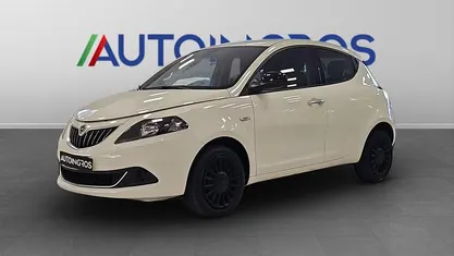 Bianco Usata 2022 Lancia Ypsilon Silver Due volumi | 9690 € (Ottimo prezzo)