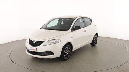 Usata Lancia Ypsilon Gold 70 CV (51 kW) 2019 Bianco Utilitaria