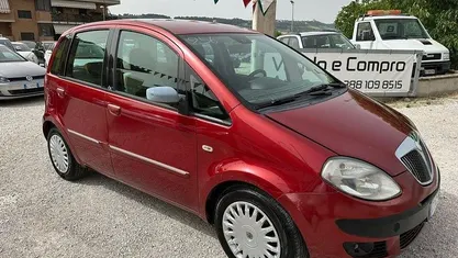 Usata Lancia Musa 101 CV (74 kW) 2006 Rosso Monovolume