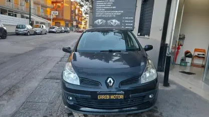 Usata Renault Clio II Dynamique 75 CV (55 kW) 2008 Nero Berlina