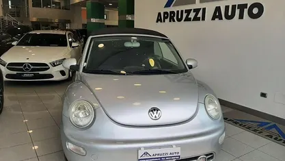 Usata VW New Beetle 102 CV (75 kW) 2005 Argento Utilitaria