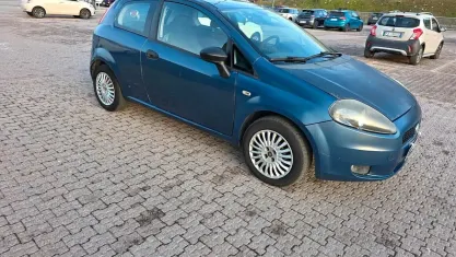 Usata Fiat Punto Classica 60 CV (44 kW) 2007 Bluazzurro Utilitaria